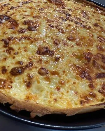 Hotel-restaurant Kostbar فندق *