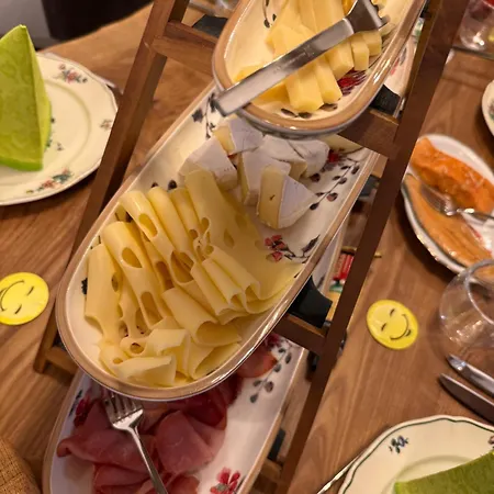 Hotel-restaurant Kostbar فندق *