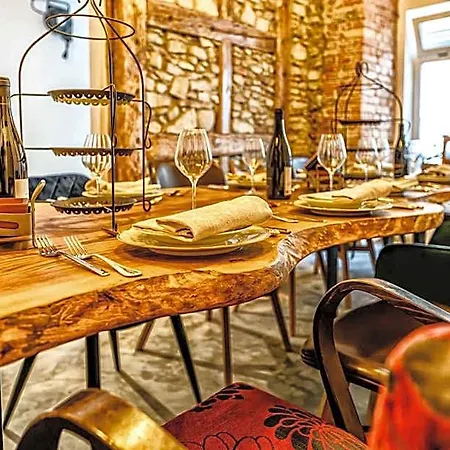 Hotel-restaurant Kostbar فندق